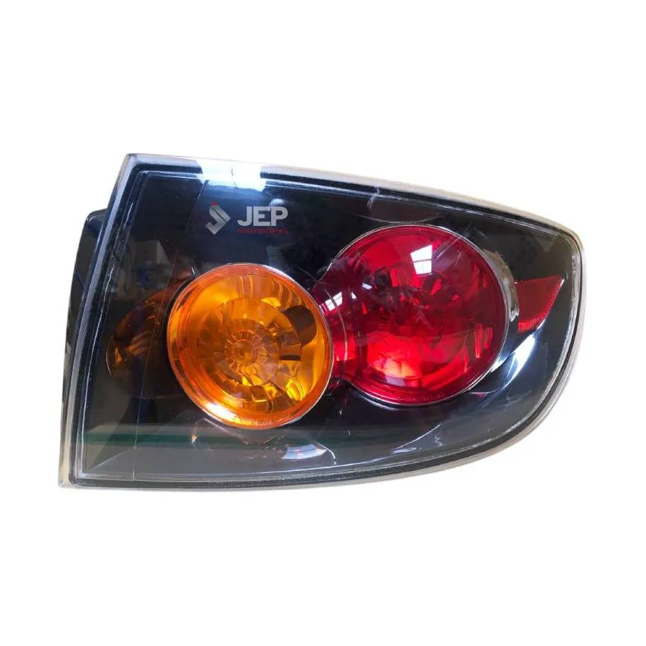 FARO POSTERIOR EXTERIOR RH MAZDA 3 2006-2010 4P FONDO NEGRO EXT LUZ ROJO/AMARILLO C/S