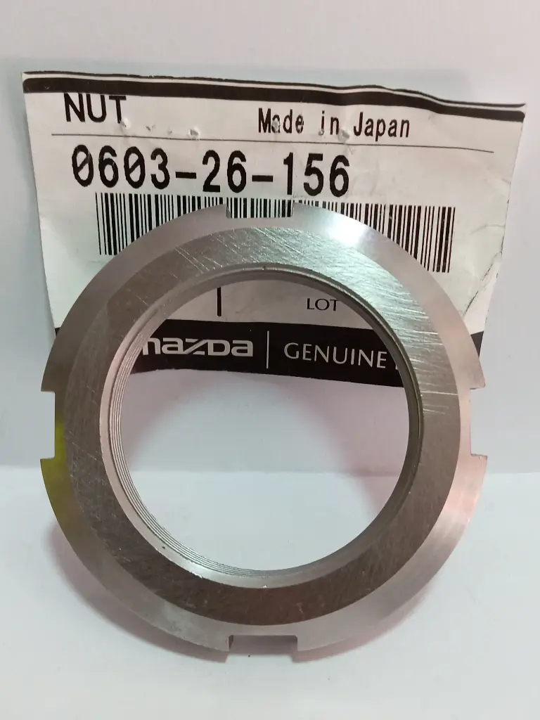 [060326156] TUERCA EJE POSTERIOR SEGURO LH B2000 B2200 B2600 1988-2007 BT-50 2.5 2.6 2008-2016